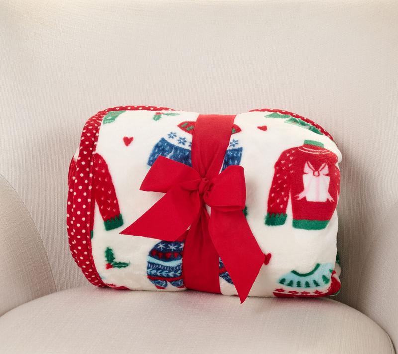 Holiday Printed Throw w/ Trim