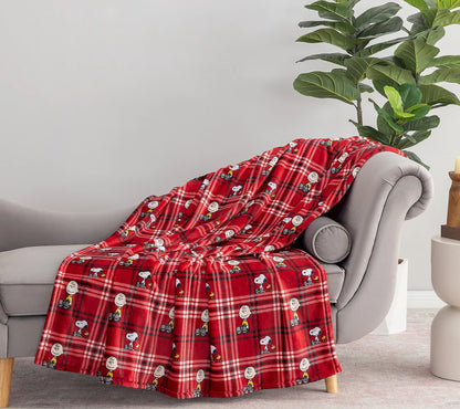Peanuts Holiday Plush Throw Blanket