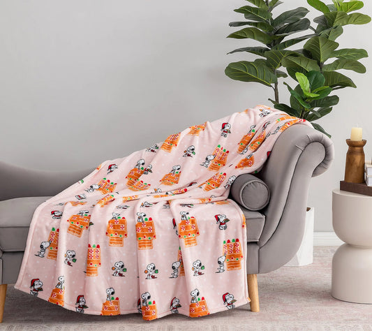 Peanuts Holiday Plush Throw Blanket
